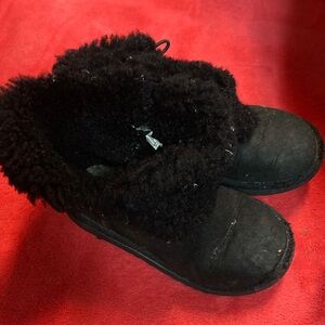 Kids Black Ugg Cozy Booties